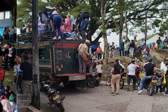 Cientos de personas desplazadas en Briceño, Antioquia. / FOTO: CORTESÍA, LUIS CARLOS OCHOA @LOchoaTobon