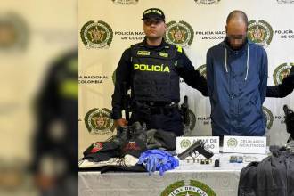 El hombre fue capturado cuando se movilizaba en un taxi. FOTO: POLICÍA