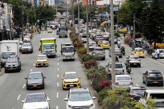 Movilidad en Medellín. FOTO: MANUEL SALDARRIAGA