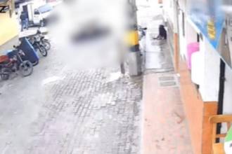 Este fue el momento exacto en el que la camioneta atropella al perro en el municipio de La Unión. FOTO: FACEBOOK SAFARI TELEVISIÓN