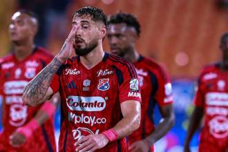 La frustración de los jugadores rojos es evidente. FOTO: MANUEL SALDARRIAGA 