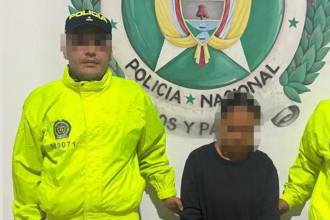 Captura de la mujer señalada de producir y difundir contenido sexual de su hija. FOTO: POLICÍA METROPOLITANA VALLE DE ABURRÁ