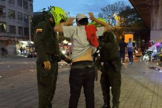 La Policía incautó 92 armas cortopunzantes. FOTO: CORTESÍA ALCALDÍA