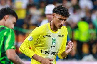 De izquierda a derecha: Nicolás Rodríguez, Kevin Cataño (portero) y César Haydar. FOTO: MANUEL SALDARRIAGA