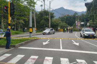 En el vehículo, en la ventanilla del conductor, quedaron las marcas de 6 balazos. FOTO: CORTESÍA