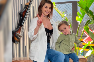 Presentadora Carolina Cruz junto a su hijo Salvador. /FOTO: INSTAGRAM @carolinacruzosorio