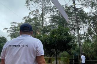 Autoridades tuvieron que tomar medidas contra la propaganda política adelantada. FOTO: ALCALDÍA DE MEDELLÍN