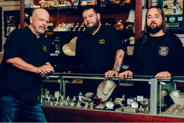 Rick Harrison y sus otros hijos en El Precio de la Historia - Corey Harrison (medio). /FOTO: REDES SOCIALES 