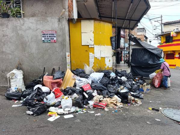 Así arrime el camión de basuras, al momentico se vuelve a llenar. FOTO: ALEJANDRA MORALES
