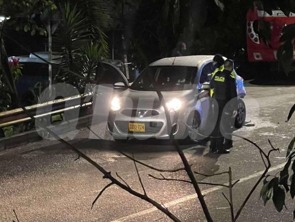Así quedó el vehículo en el que iba Estrada Builes tras el ataque. /FOTO: CORTESÍA
