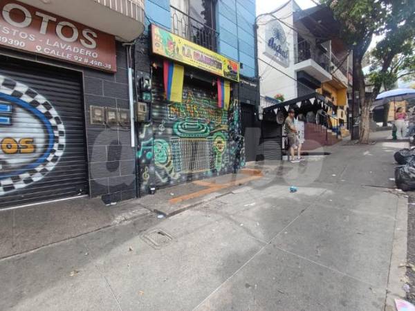 En toda esta acera se presentó el ataque con arma blanca. FOTO: ALEJANDRA MORALES