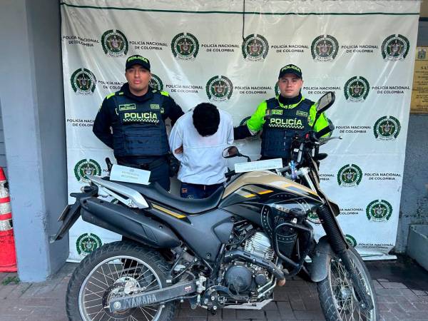 Las autoridades capturaron al hombre mientras cometía el delito. / FOTO: POLICÍA NACIONAL