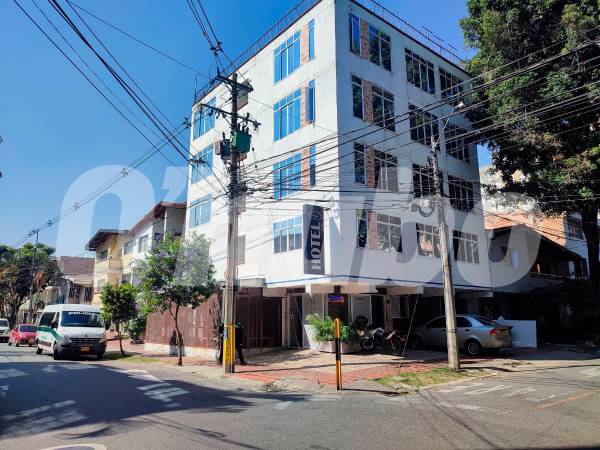 En esta esquina, a las afueras de este hotel, ocurrió el homicidio de Sánchez Polanco el pasado 23 de enero. /FOTO: ANDRÉS GARCÍA HERNÁNDEZ