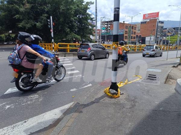 En este lugar ocurrió el accidente de la avenida 33, en el que una mujer resultó herida y otra perdió la vida. FOTO: CRISTIAN VÁSQUEZ