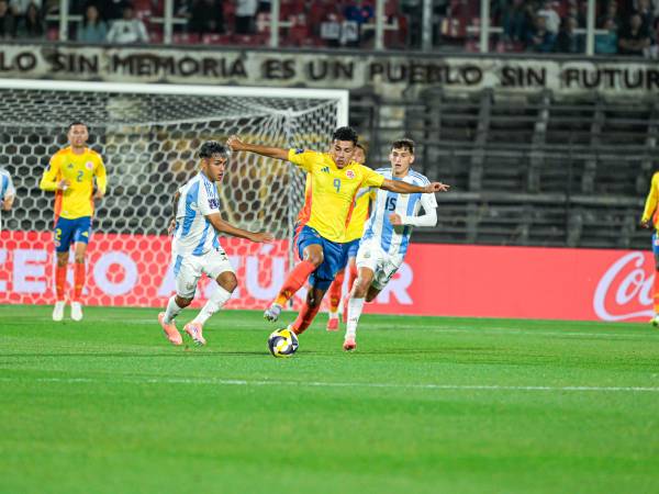 Emilio Aristizábal fue uno de los que más buscó el gol, pero no contó con buena definición para lograrlo. / FOTO: FCF