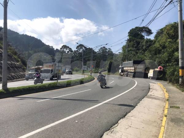 Por este sector de la variante a Caldas fue donde ocurrió el ataque armado. FOTO: LAURA ROSA JIMÉNEZ VALENCIA