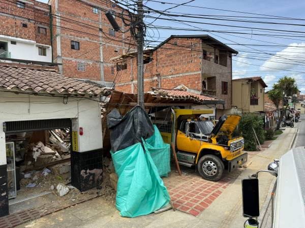 Colapso de estructura en Rionegro./FOTO: ALCALDÍA DE RIONEGRO