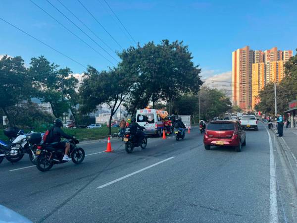 EN IMÁGENES: Conductores terminaron con fracturas por aparatoso accidente en Bello