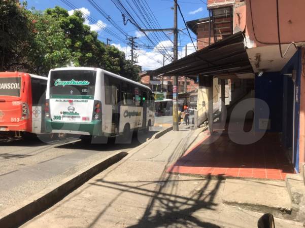 En esta cuadra del barrio San Blas ocurrió el ataque contra Carlos Humberto Ríos Arias. FOTO: LAURA ROSA JIMÉNEZ VALENCIA