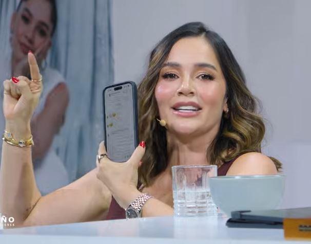 Lina Tejeiro mostró que los mensajes que le dejó Bad Bunny todavía existen. FOTOCAPTURA DE YOUTUBE JUANPIS GONZÁLEZ