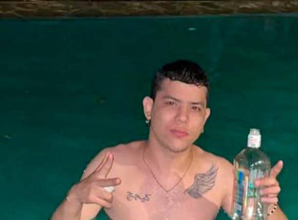 Joel González Salgado tiene 25 años.