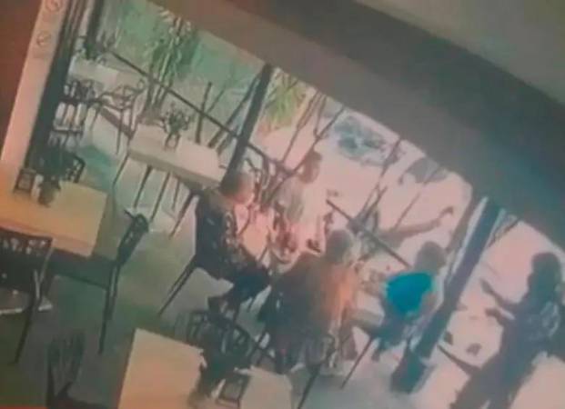 Este es el momento del atentado contra las hermanas correa Ramírez. /FOTO: CAPTURA DE VIDEO