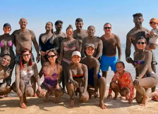 Este fue el grupo de personalidades públicas que asistió al viaje. /FOTO: TOMADA DE LA WEB