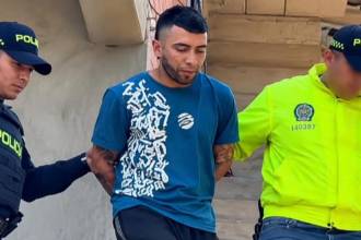Maiquel Oswaldo Ruiz Hernández cuando fue capturado por uniformados de la Policía Metropolitana. FOTO: CORTESÍA