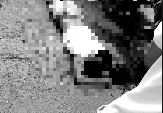 Algunas vainillas de bala quedaron junto al cuerpo de este hombre. /FOTO: CORTESÍA