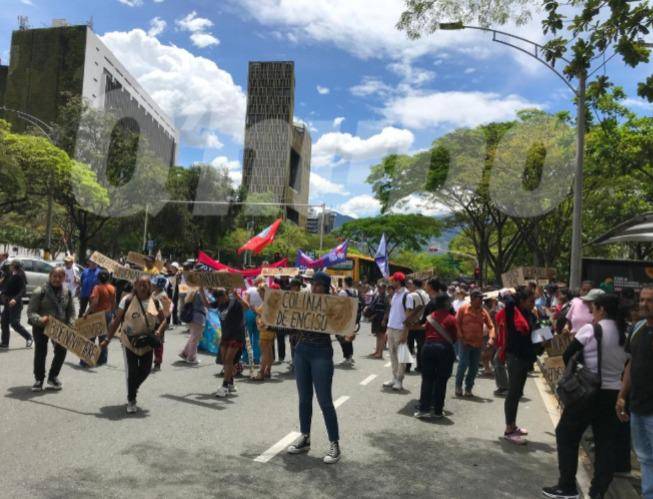 Marchas de los vendedores informales en Medellín. <b><span class=mln_small-caps_mln>/ FOTO: LAURA ROSA JIMÉNEZ</span></b>