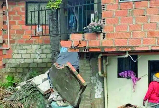 Así quedó la vivienda de María Virgenlina tras la explosión. Hubo varios daños en la estructura del inmueble. /FOTO: CORTESÍA