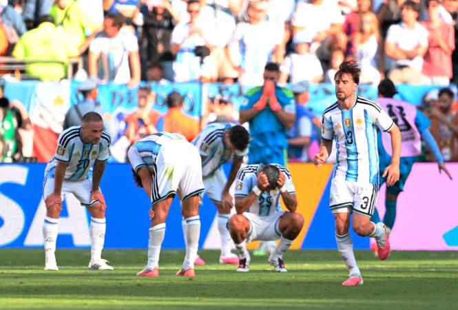 Los argentinos terminaron el juego con 10. FOTO: GETTY