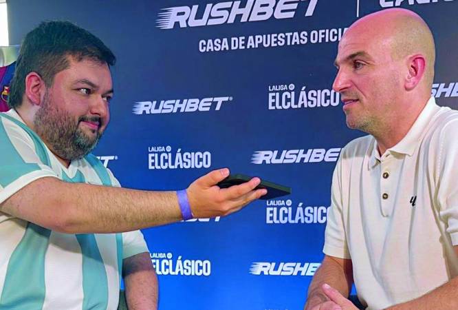 En su paso por Medellín, Esteban Cambiasso habló sobre sus inicios en el fútbol y sobre la actualidad del fútbol colombiano. FOTO: JUANCHO SERRANO