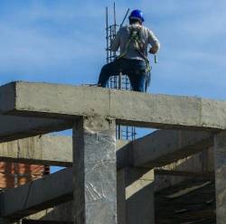 Son muchas las personas en Colombia que no han podido habitar su casa porque se las dejaron en obra gris. FOTO: ARCHIVO - CAMILO SUÁREZ
