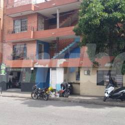 En este edificio, ubicado en la calle 59 con la carrera 51, ocurrió el crimen. FOTO: GUILLERMO LEÓN OSPINA MUÑOZ