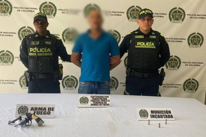 Hombre de 55 años capturado en Manrique. FOTO: CORTESÍA SECRETARÍA DE SEGURIDAD Y CONVIVENCIA