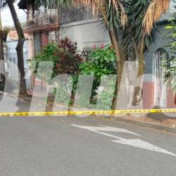 A la mujer la balearon en la madrugada de este viernes, pero falleció horas después. FOTO: CORTESÍA
