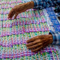 Venta de Lotería en Medellín. FOTO: JUAN ANTONIO SÁNCHEZ