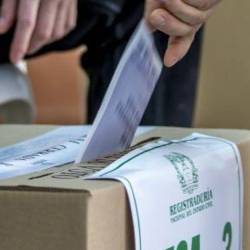 {name=Headline, data=En el exterior ya arrancaron las votaciones para la elección del presidente de Colombia, type=text_box, options=[], Milenium={name=Milenium, data=idcon=50704220;order=3.0, type=text, options=[]}, iterContentTypeIn=Headline, iterContentTypeOut=Headline}