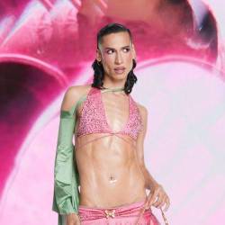 Con sus pintas dosmileras, Juandy es una muejr trans que ama hacer reír a otros y romantizar su vida. FOTOS: DIEGO CASTILLO Y ANDERSON ARIAS