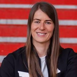 Marie-Louise Eta, la primera mujer entrenadora en Alemania. FOTO: @MARIELOUISEETA