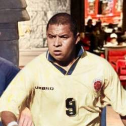 Iván René Valenciano jugó en el Junior de Barranquilla y en la Selección Colombia. FOTOS: INSTAGRAM @IVANVALENCIANO9 Y ARCHIVO - DONALDO ZULUAGA