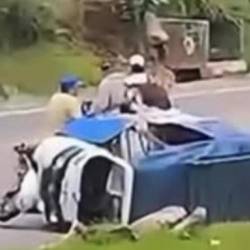 Accidente de motocarguero en Zaragoza (izq.) y accidente en Turbo dejó tres fallecidos (der.). FOTOS: TOMADA DE NP NOTICIAS ONLINA (IZQ.) Y CARACOL RADIO MEDELLÍN (DER.)