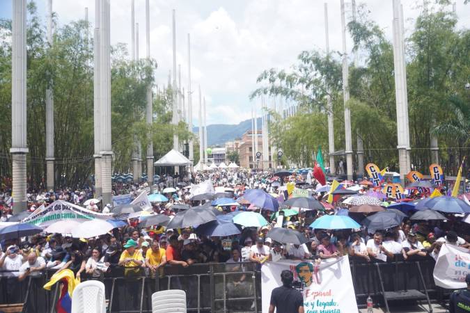 El evento fue considerado exitoso dado el lleno total en la Plaza de las Luces. FOTO: TOMADA DE X @luzmamúnera