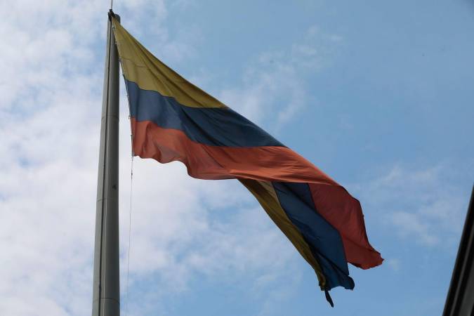 La bandera está sucia y rota. /FOTO: ESNEYDER GUTIÉRREZ. 