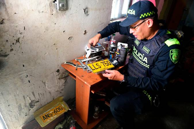 Es importante denunciar hurtos y la comercialización de autopartes, a través de la línea 123. /FOTO: POLICÍA NACIONAL