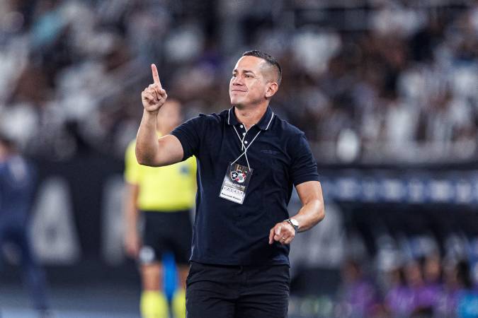 El entrenador Leonardo Egüez. FOTO: GETTY IMAGES