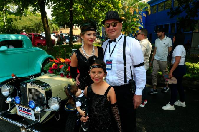 Esta familia se metió en el cuento y la dieron toda con la pinta.