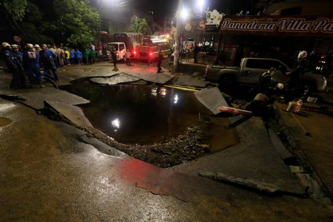 Así quedó el lugar en el que se reventó el tubo. /FOTO: JAIME PÉREZ MUNÉVAR