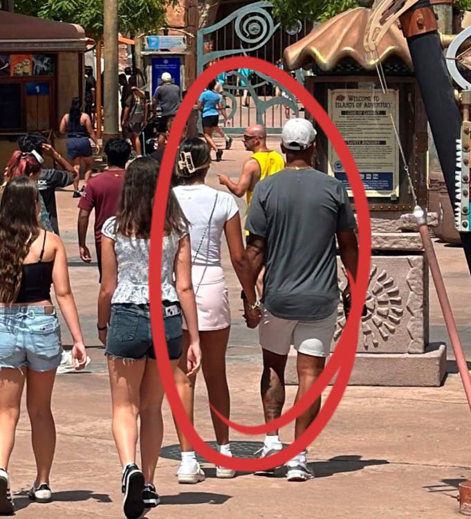 Guarín y Andreina hace unos días de paseo en los parques de Orlando, Florida (Estados Unidos). FOTO: IG @andreinafiallo